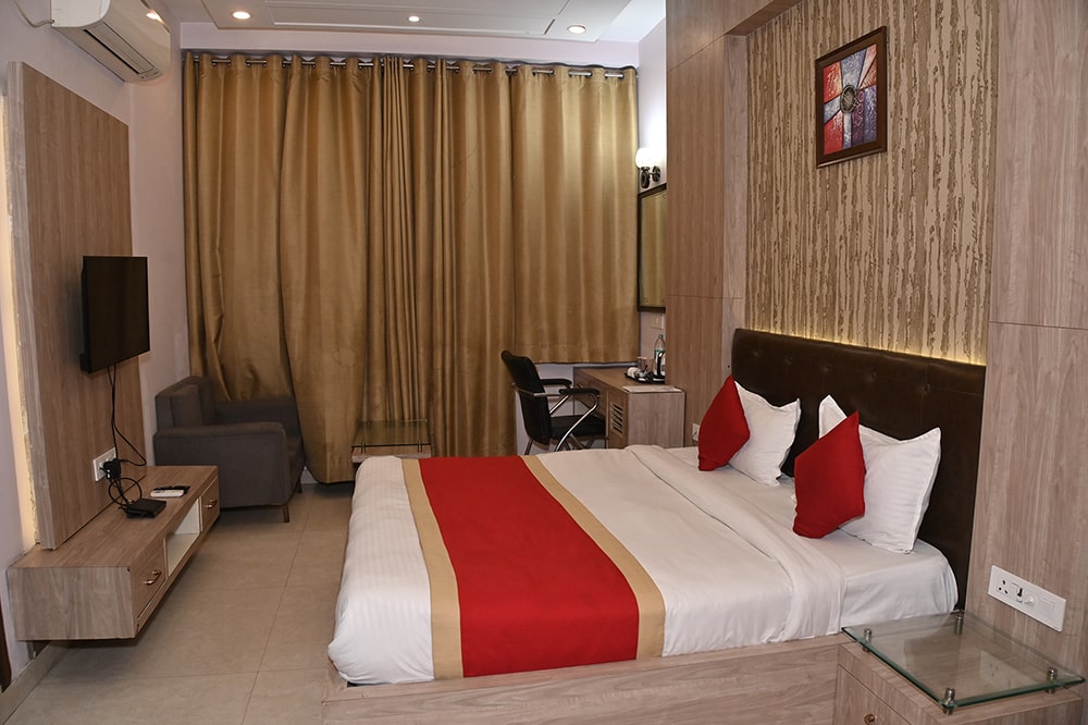 Hotel Yashpadam Continental and Banquet Hall